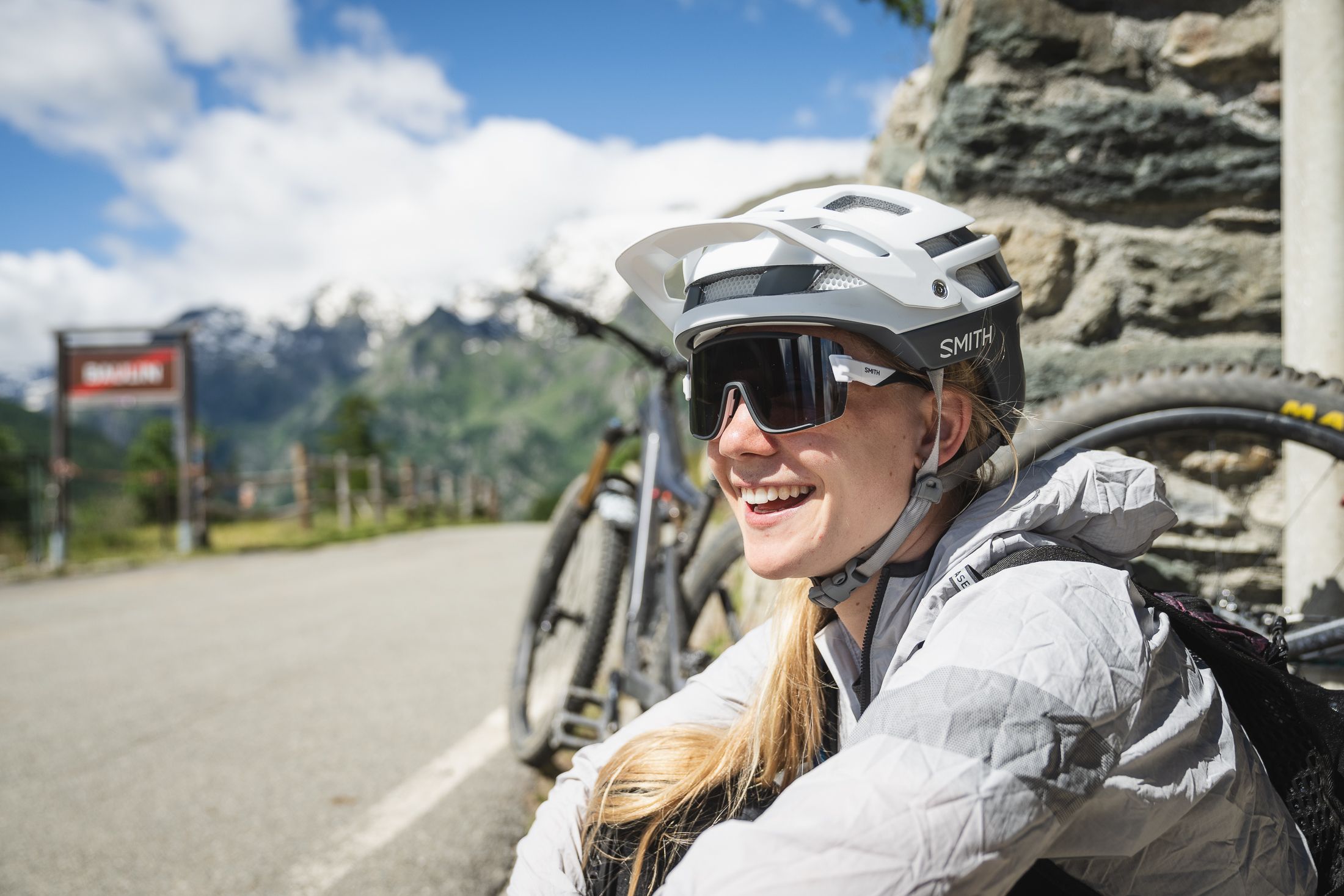 KASK SMITH FOREFRONT 2 MATTE MIDNIGHT NAVY SAGEBUSH MTB